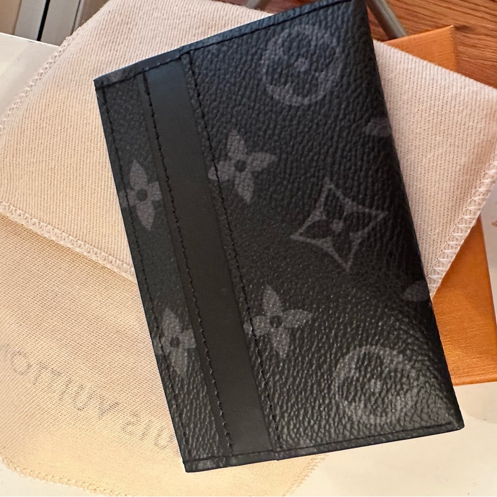 Louis Vuitton Card Holder Brand New - Perfect Condition